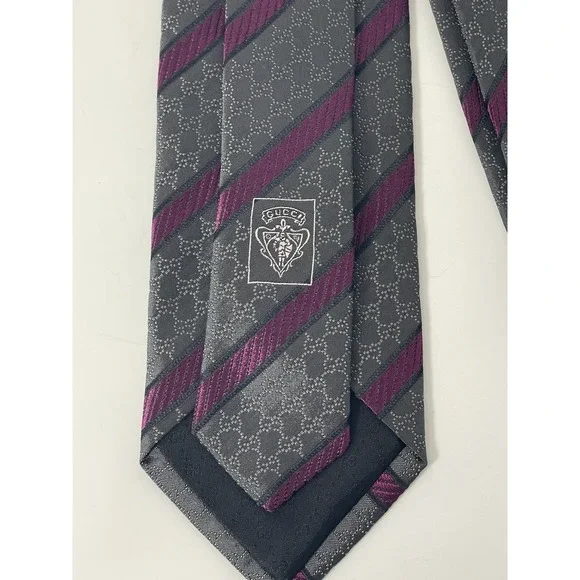Gucci 100% Silk Tie Gray Purple GG Monogram Stripe Italy Crest Logo Designer - Picture 7 of 16